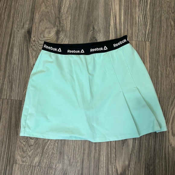 Girl’s Reebok Dash Skort with Compression Shorts - Picture 3 of 4